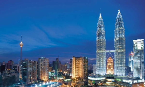 Malaysia áp dụng thuế du lịch từ 1/8
