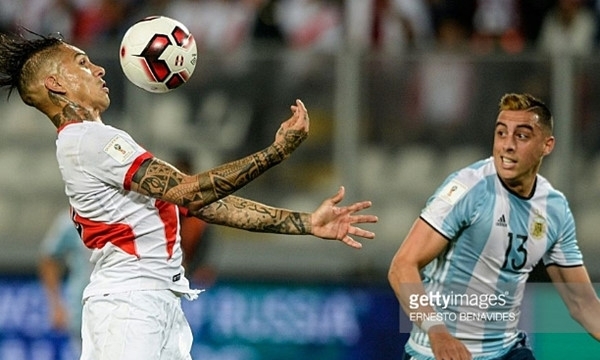 Thiếu vắng Messi, Argentina hòa chật vật Peru