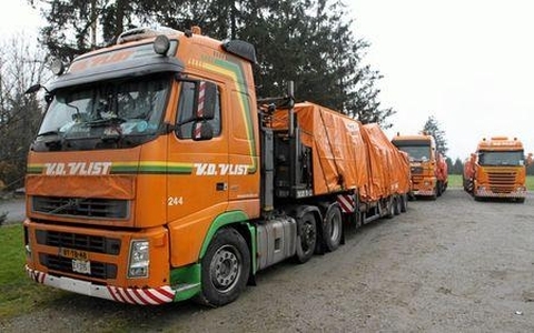 Đoàn xe tải chở mảnh vỡ của MH17 đã tới Hà Lan