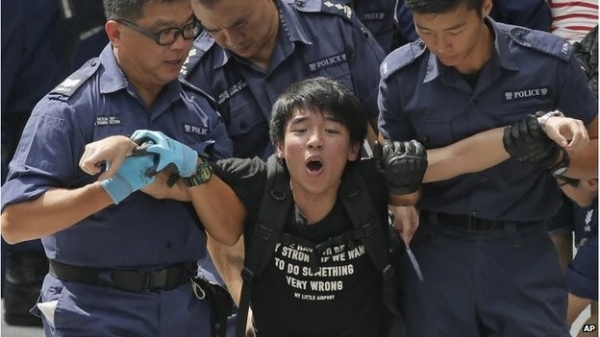 Hong Kong thông báo kế hoạch giải tán người biểu tình toàn diện