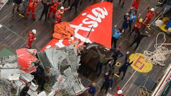 Thông tin mới về QZ8501 và con tin người Nhật