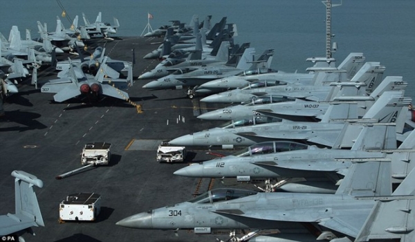 Cận cảnh tàu sân bay khổng lồ Mỹ triển khai tiêu diệt IS