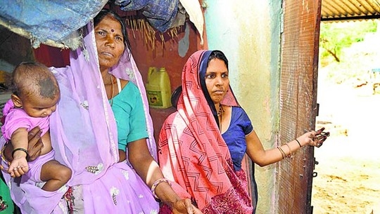 Ấn Độ: Bị bắt sống với hàng xóm để “cấn nợ” cho chồng