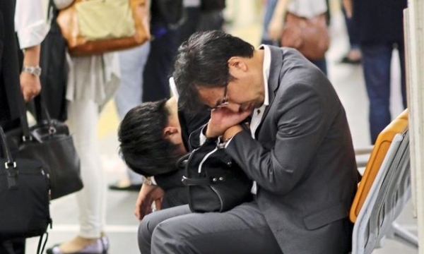 Nhật Bản báo động tình trạng làm việc cật lực đến chết
