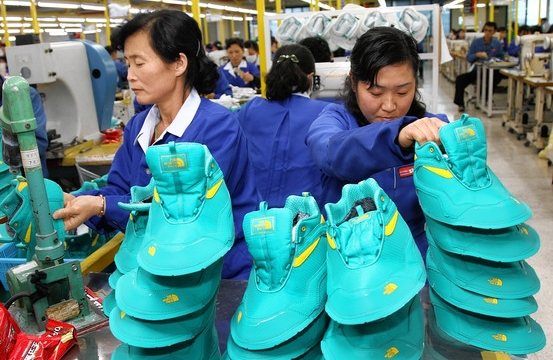 Thuế nhập khẩu hàng tiêu dùng cá nhân giảm 50% tại Trung Quốc