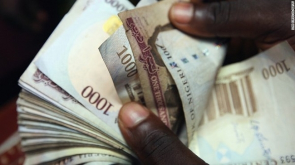 Thủ đoạn biến giấy báo thành tiền của quan chức Nigeria