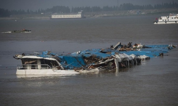 Số người chết trong vụ chìm tàu Trung Quốc tăng lên 331