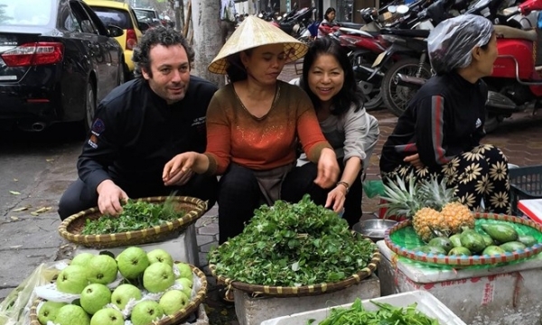 Đầu bếp Pháp đi chợ ở Việt Nam
