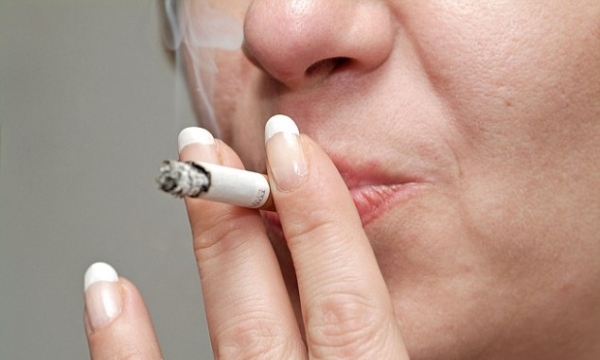 Hút thuốc lá làm tăng nguy cơ rối loạn tâm thần