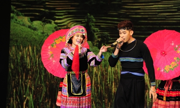 Minh Thư thử sức với hit của Hồ Ngọc Hà trên sân khấu