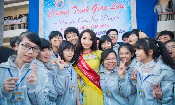 Vì sao Hoa hậu Nguyễn Cao Kỳ Duyên được chào đón ở mọi nơi?