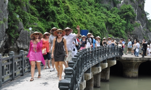 Khách du lịch đến Việt Nam tăng nhanh