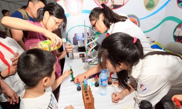 Ngày hội STEM - Gieo niềm đam mê khoa học trong học sinh