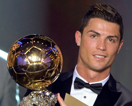 Ancelotti: ‘Bóng đá cần nhiều Ronaldo hơn’                                                   Chủ tịch Sepp Blatter sóng đôi bên người tình trẻ
