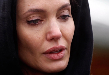 Angelina Jolie và sự thật về tin đồn loạn luân