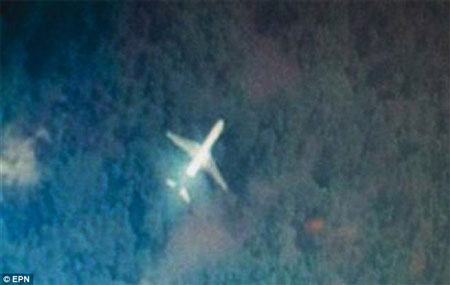 Ảnh vệ tinh nghi máy bay mất tích nằm giữa rừng