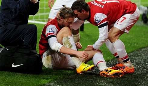 Arsenal đau đầu vì tiền đạo Bendtner chấn thương                                                   Irina Shayk cuốn hút với tóc ngắn