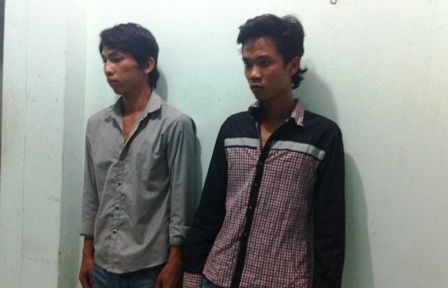 Bảo vệ “bắt nóng” 2 kẻ cướp xe ôm ở Sài Gòn