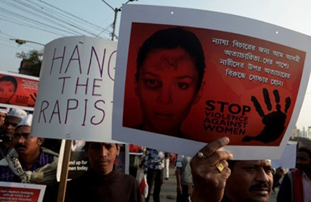 Bé gái 9 tuổi nguy kịch vì bị cưỡng hiếp ở Ấn Độ