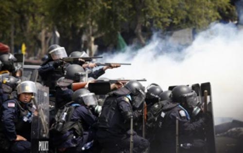 Biểu tình Thái “đấu” cảnh sát, súng nổ, thương vong lớn