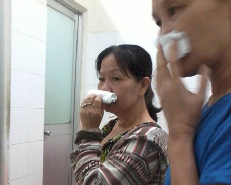 “Bịt mũi” ở nhà vệ sinh bệnh viện