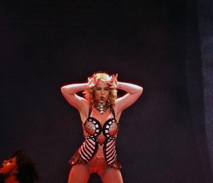 Britney Spears đốt nóng sân khấu Las Vegas