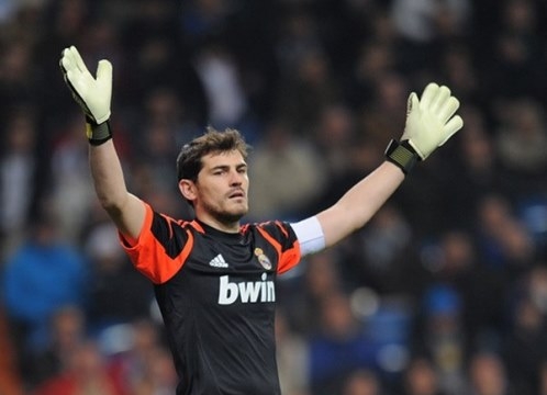 Casillas lập kỷ lục, Real vào bán kết Cup Nhà vua