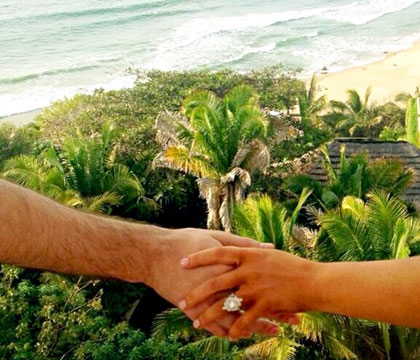 Christina Aguilera đính hôn với người tình ba năm