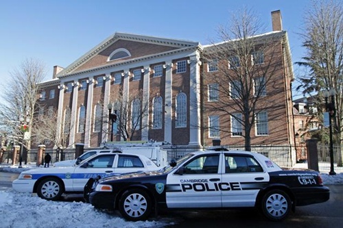 Đại học Harvard bị dọa bom