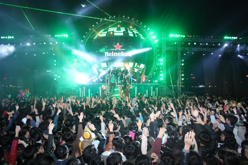 Dàn DJ thế giới biểu diễn mừng năm mới tại Việt Nam