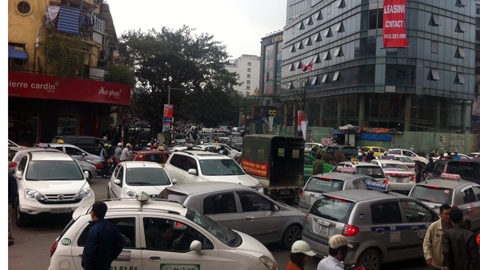 Dẹp taxi ‘bát nháo’ ở Thủ đô trước Tết