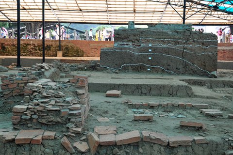 Di dời hiện vật khảo cổ tại 18 Hoàng Diệu