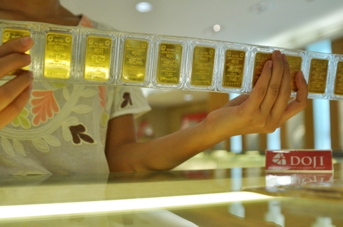 Giá vàng giảm gần 12 triệu đồng trong năm 2013