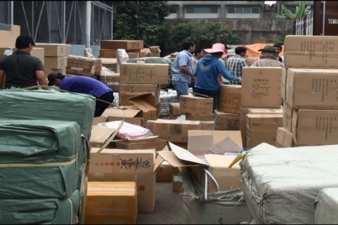 Hàng hóa ‘khủng’ trong 10 container nhập lậu ở Sài Gòn