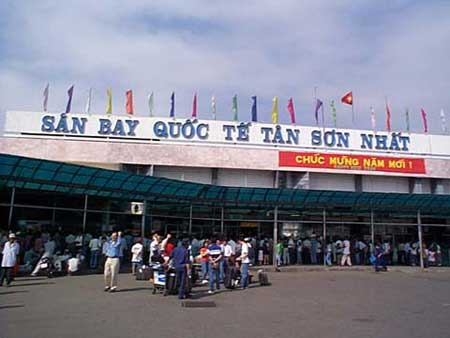 Hơn 31.000 lượt khách qua sân bay Tân Sơn Nhất
