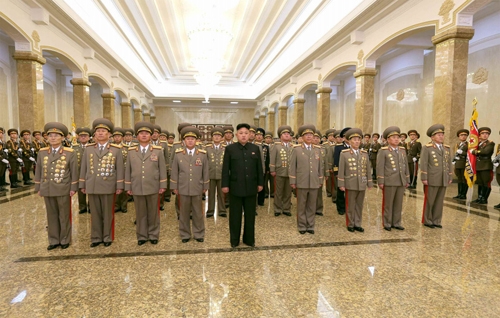 Kim Jong-un dự lễ mừng sinh nhật cha
