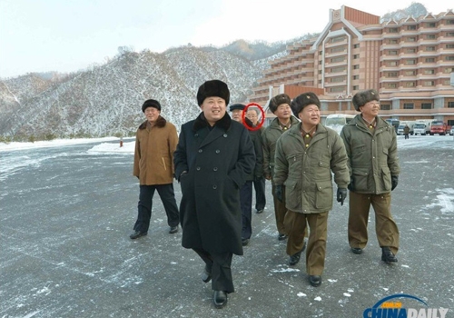 Kim Jong-un thử cáp treo ở khu trượt tuyết