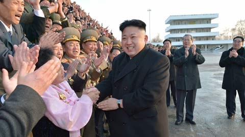 Kim Jong-un tiêu xài mạnh tay hơn cha