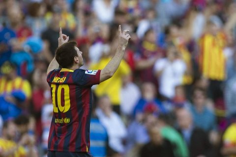 Messi lập hat-trick, Barca vùi dập Osasuna