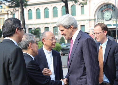 Ngày đầu tiên của ngoại trưởng John Kerry tại TP Hồ Chí Minh