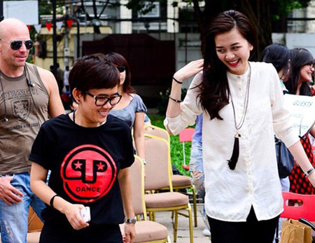 Nghi án 5 cặp đồng tính nữ mới của showbiz Việt