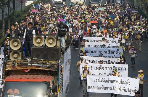 Người biểu tình Thái phong tỏa địa điểm bầu cử sớm