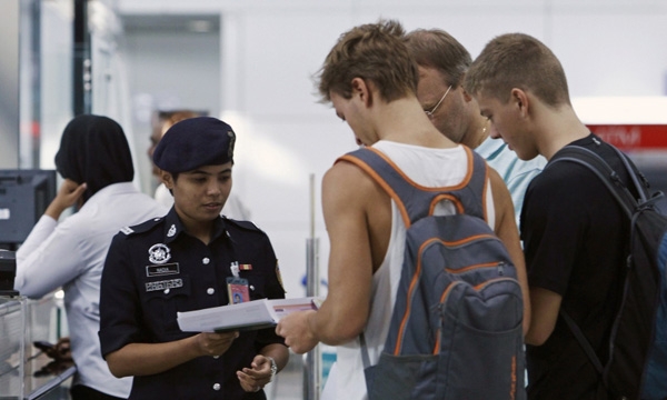 Nhận diện được hành khách dùng hộ chiếu ăn cắp