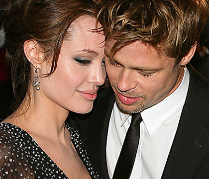 Những khoảnh khắc say đắm của Brad Pitt – Angelina Jolie