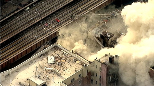 Nổ lớn ở New York, hai tòa chung cư sụp đổ