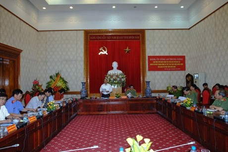 Phó thủ tướng Nguyễn Xuân Phúc làm việc với đảng ủy công an trung ương