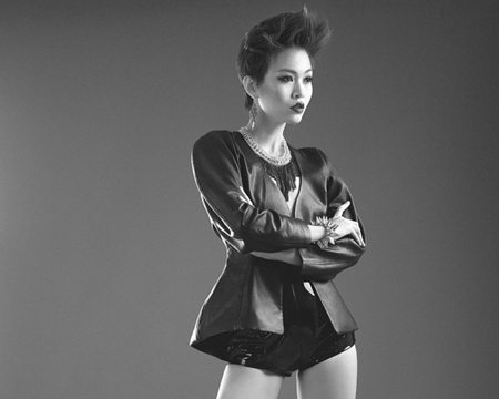 Quán quân Top Model 2013 sexy với quần chẽn