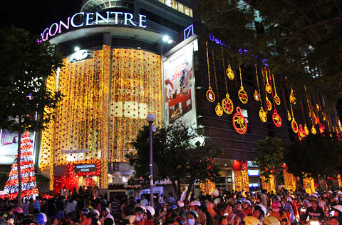Sài Gòn ngập tràn sắc màu đón Giáng sinh