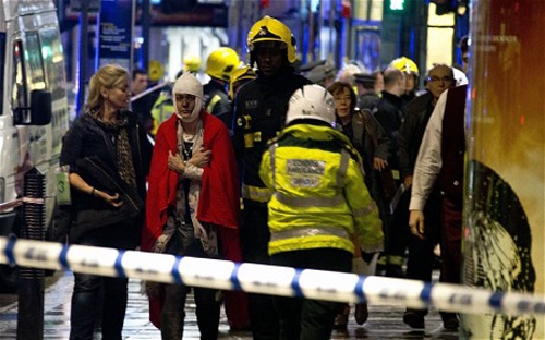 Sập trần nhà hát ở Anh, 88 người bị thương