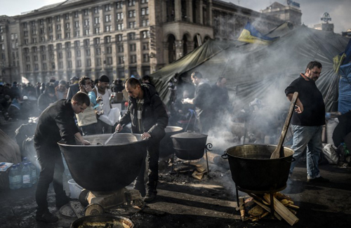 Siêu thị Kiev cháy hàng sau đụng độ đẫm máu